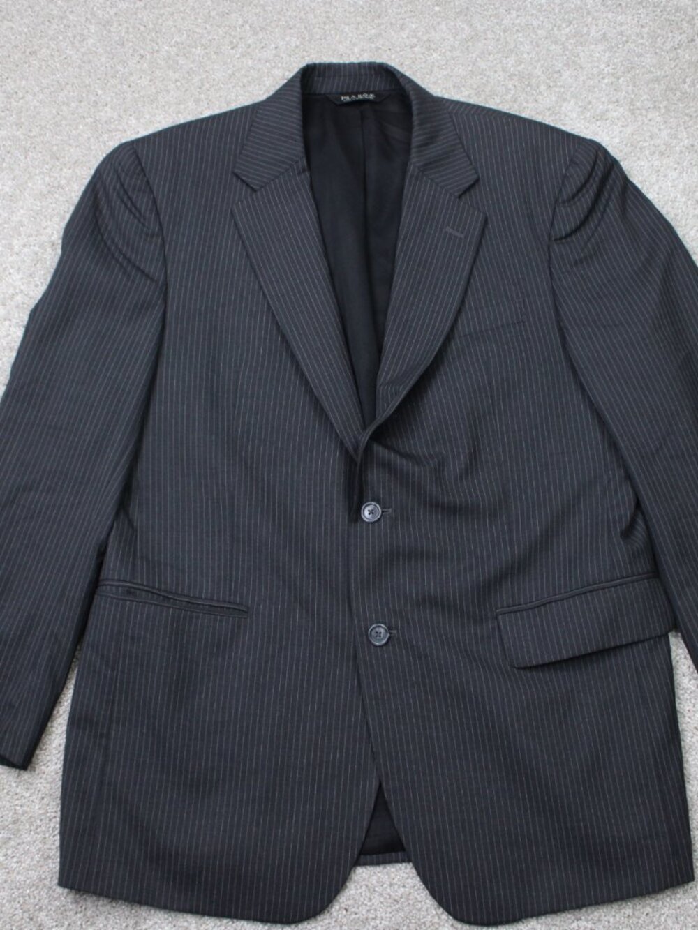 Jos A. Bank Blazer Mens 42 R‎ Gray Pinstriped 100% Wool 2 Button Single Vent